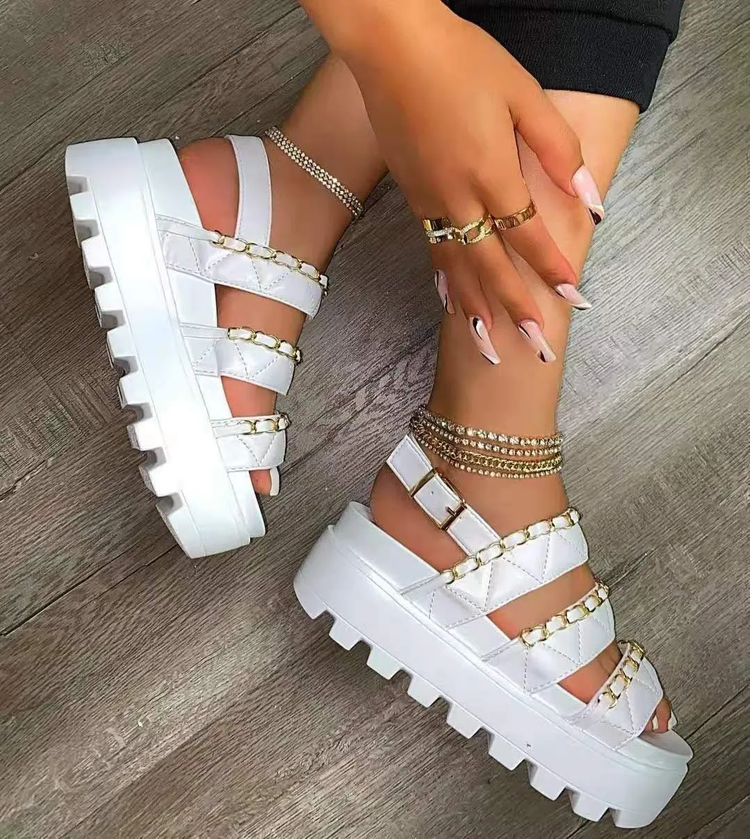 2021 Women Flat Platform Sandals Soft Leather Buckle Thick-soled Metal Cufflinks Sandals