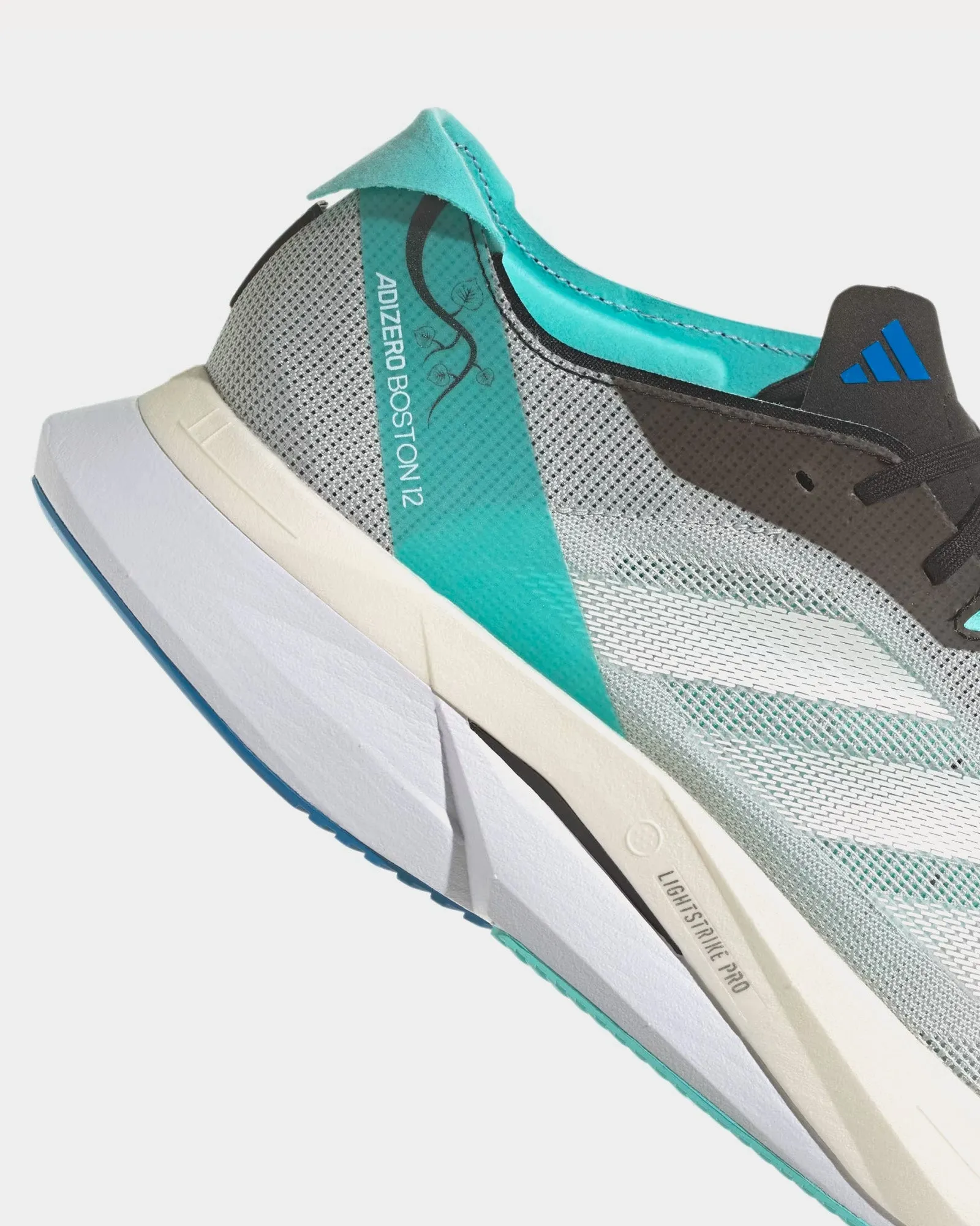 Boston 12 Wonder Silver / Zero Metallic / Flash Aqua Running Shoes