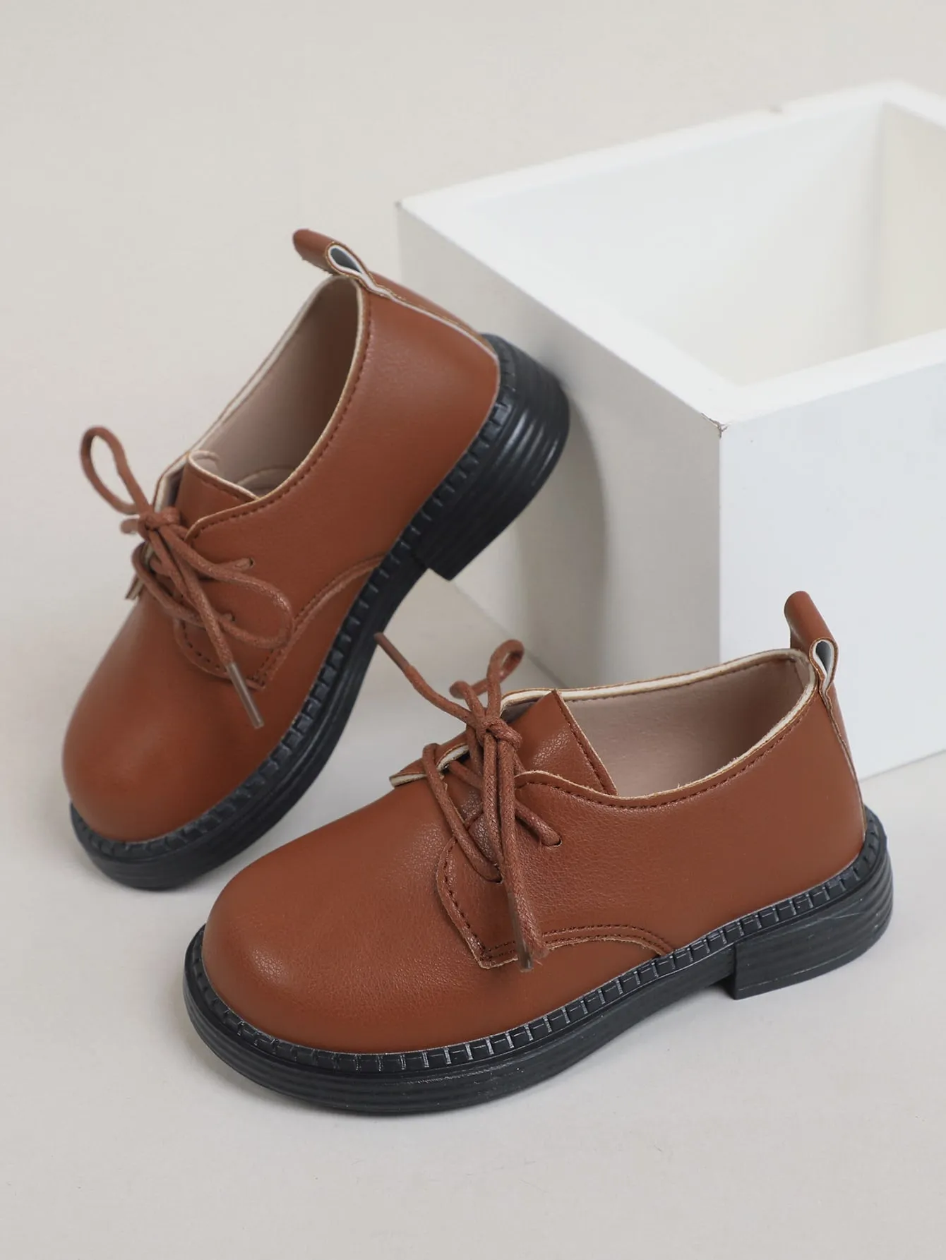 Boys Lace-up Front Flat Oxfords- FD