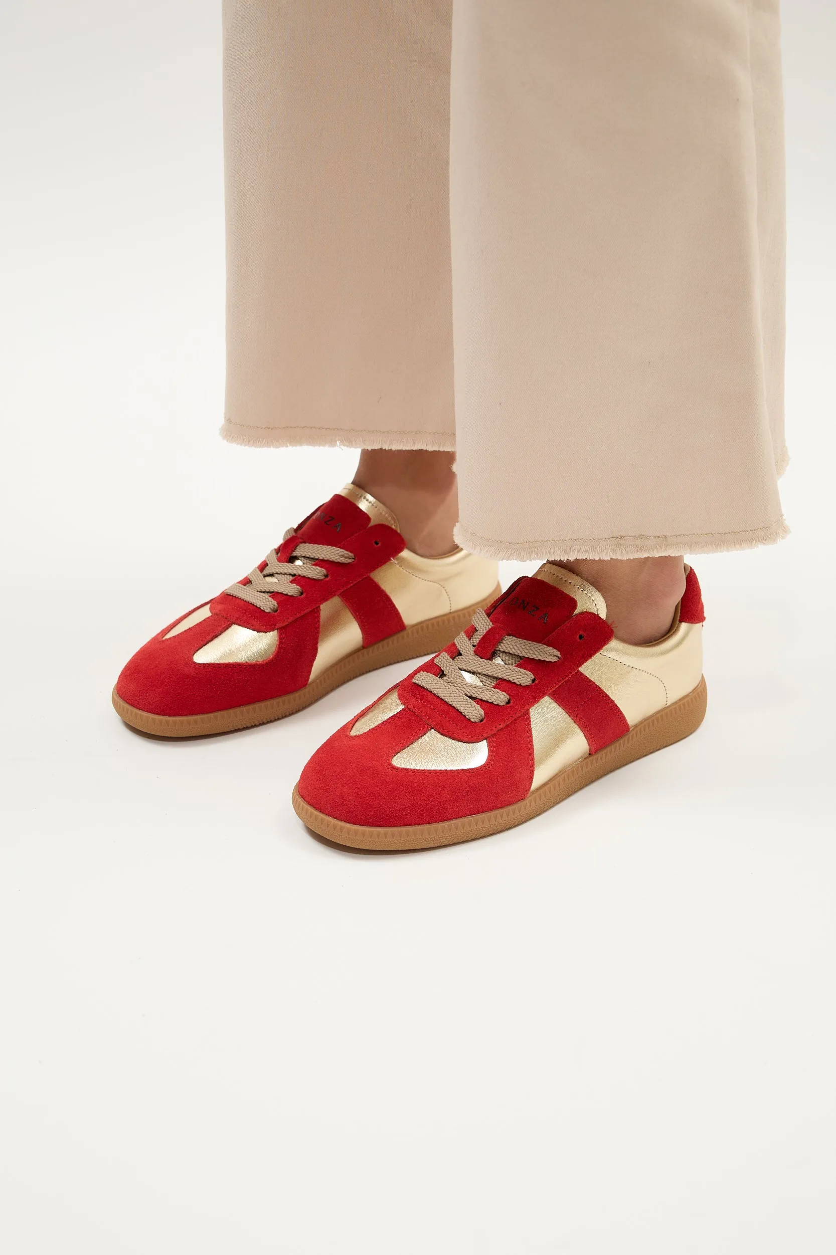 Delta Red