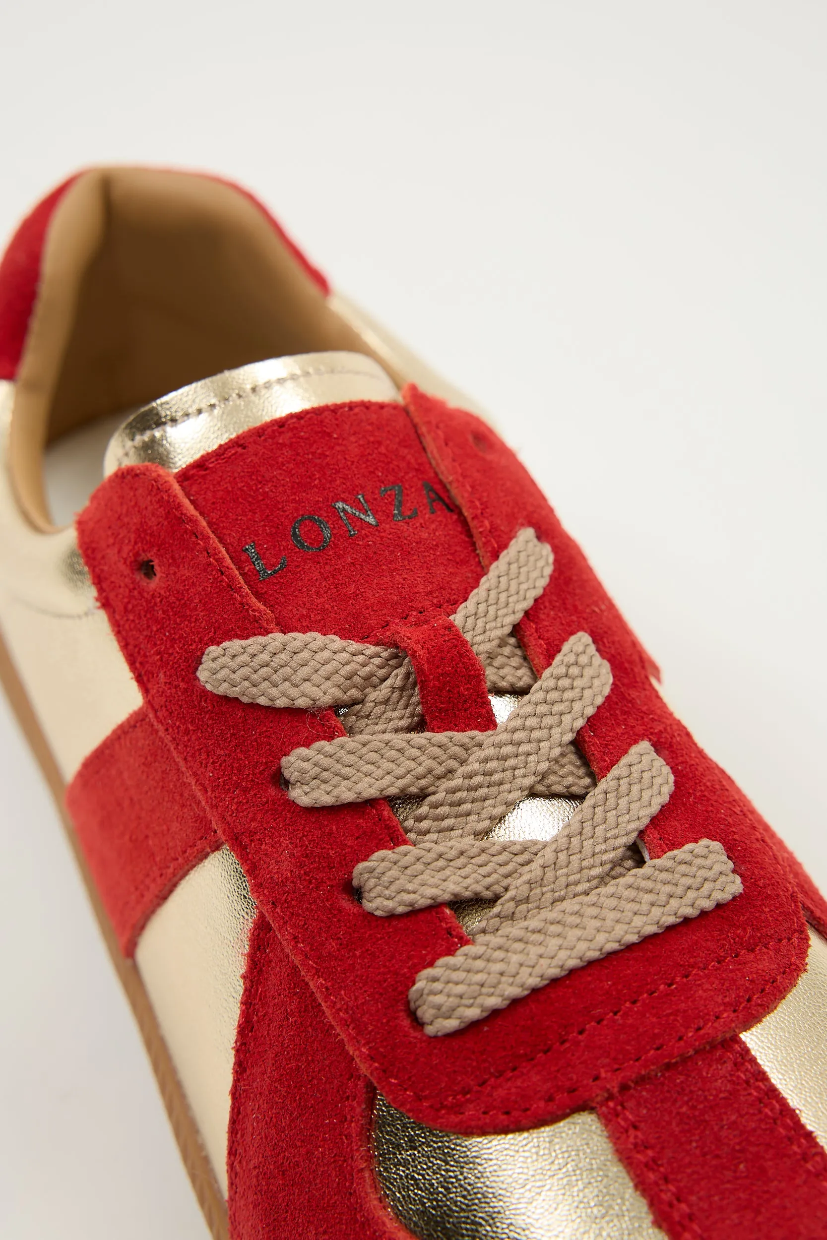 Delta Red