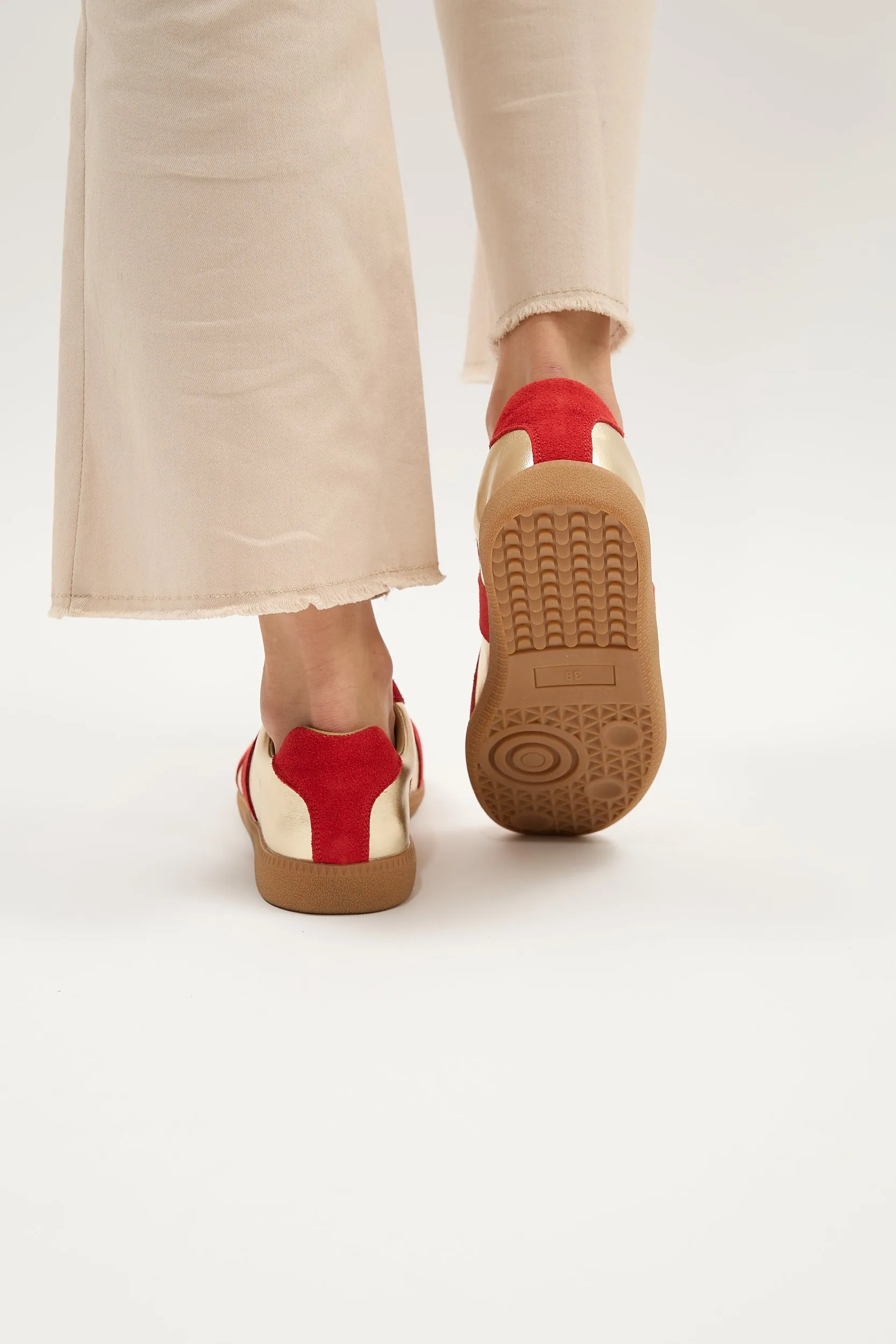Delta Red
