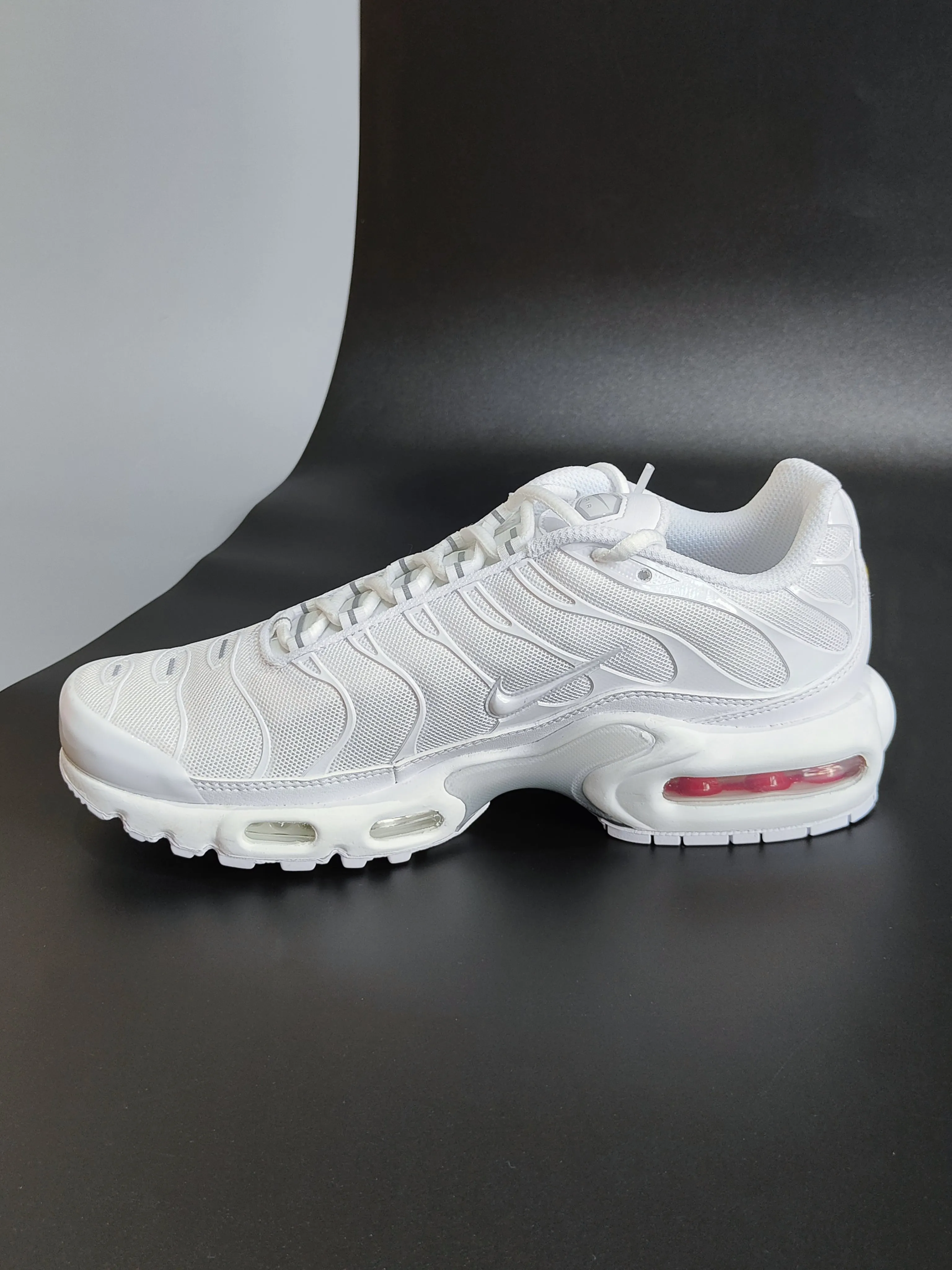 Nike Air Max Plus Women's Trainers in White