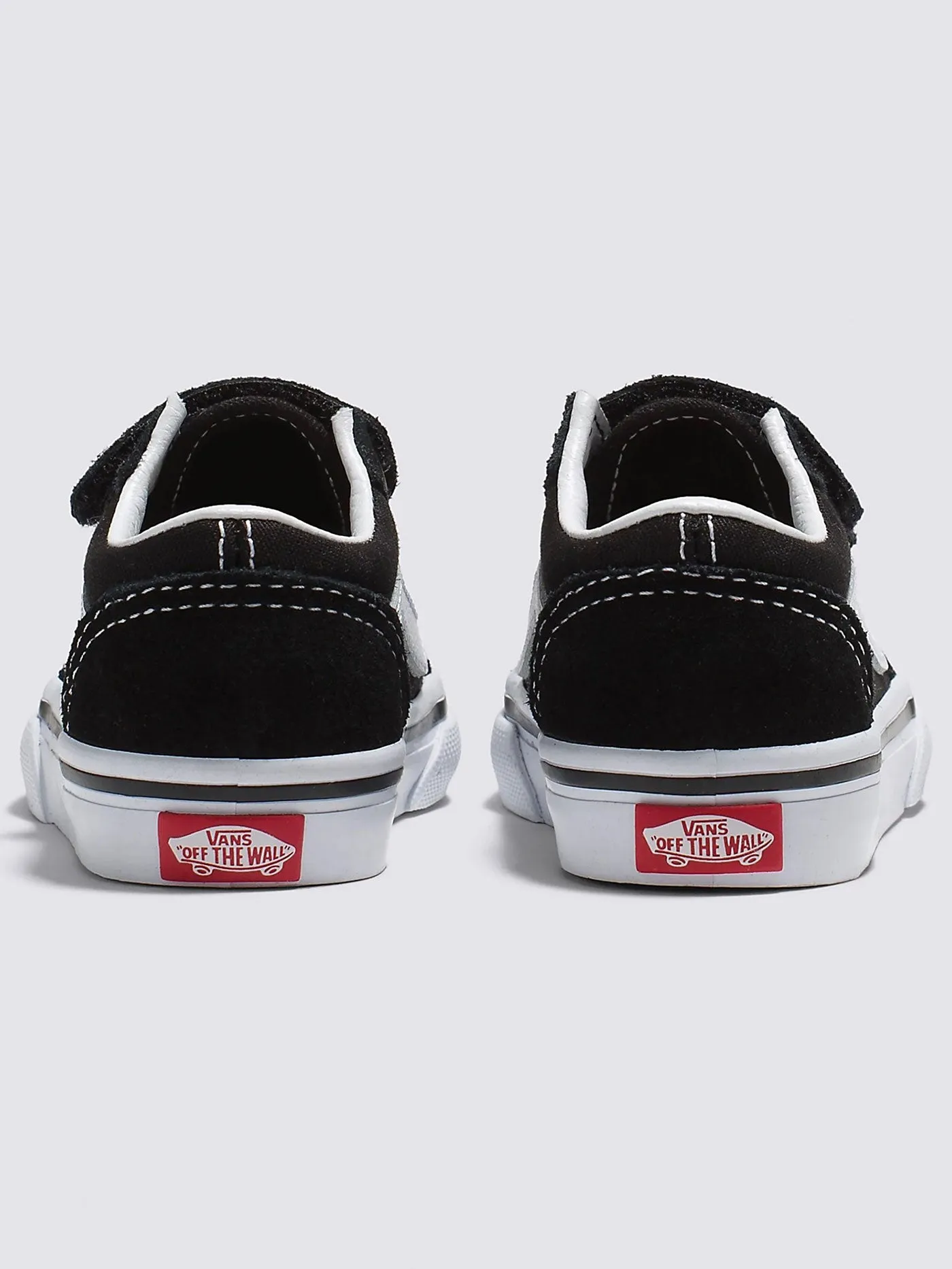 Old Skool V Black Shoes (Little Kids)