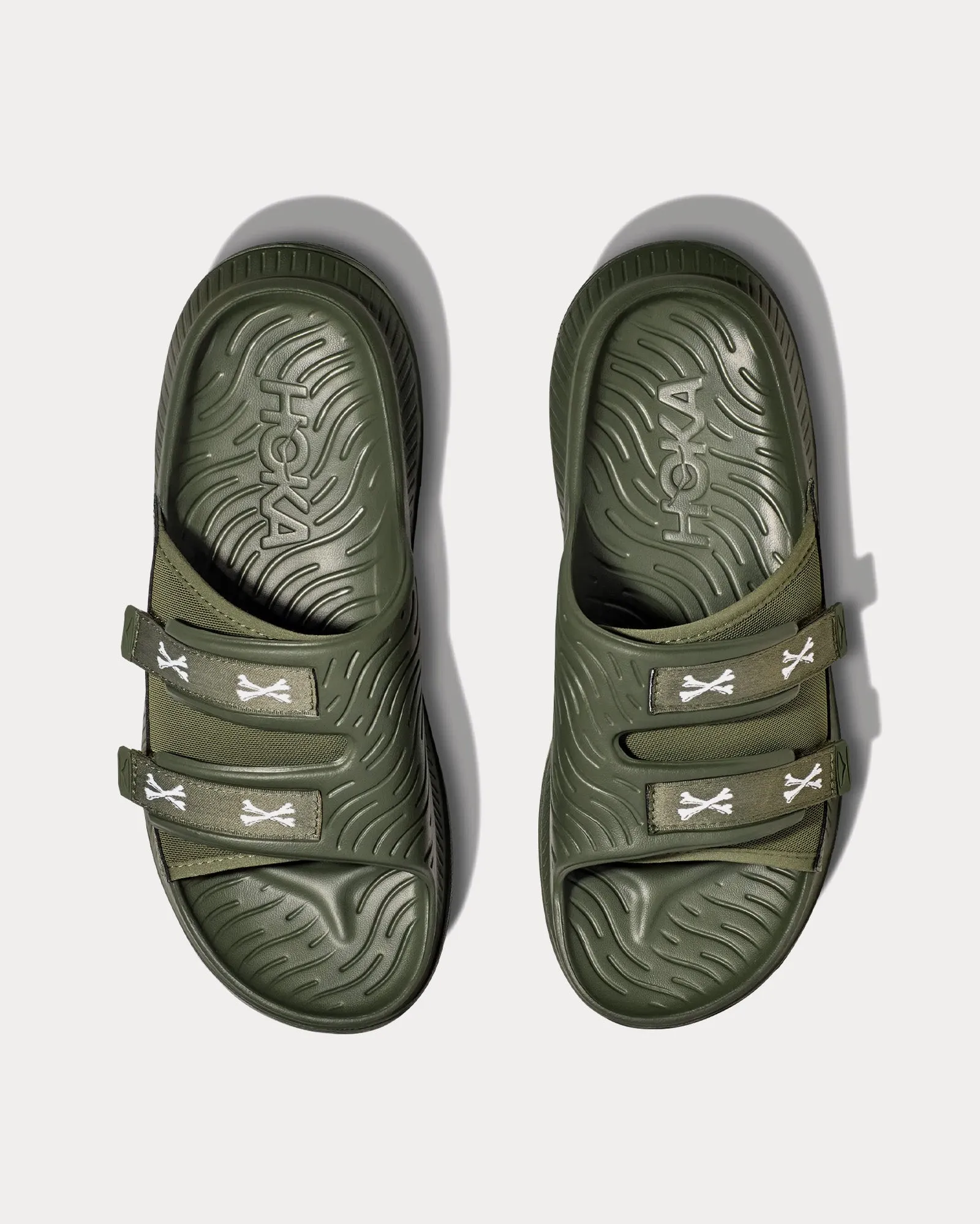 Ora Luxe Four Leaf Clover / White Slides