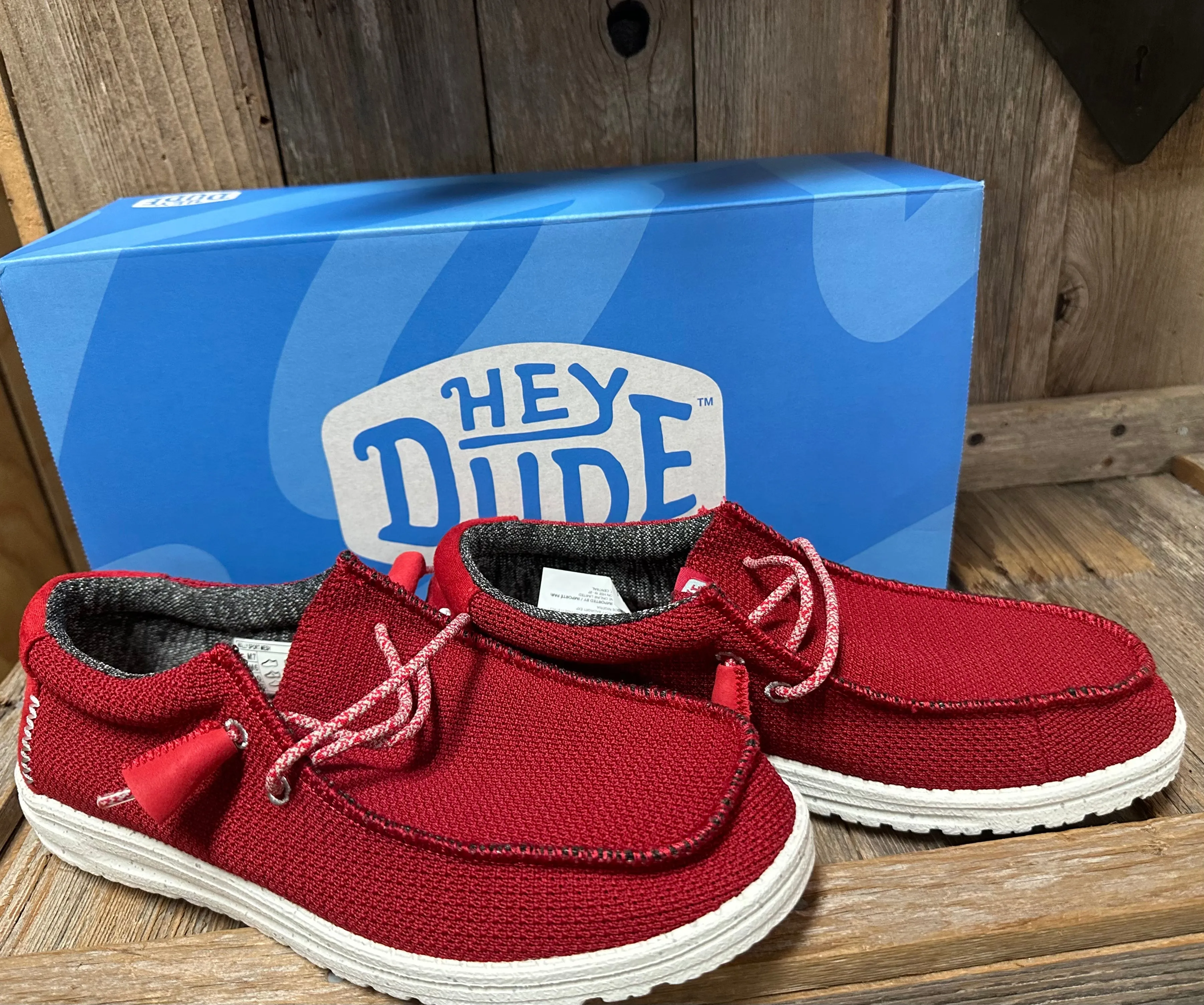 WALLY SPORT MESH DARK RED HEYDUDE